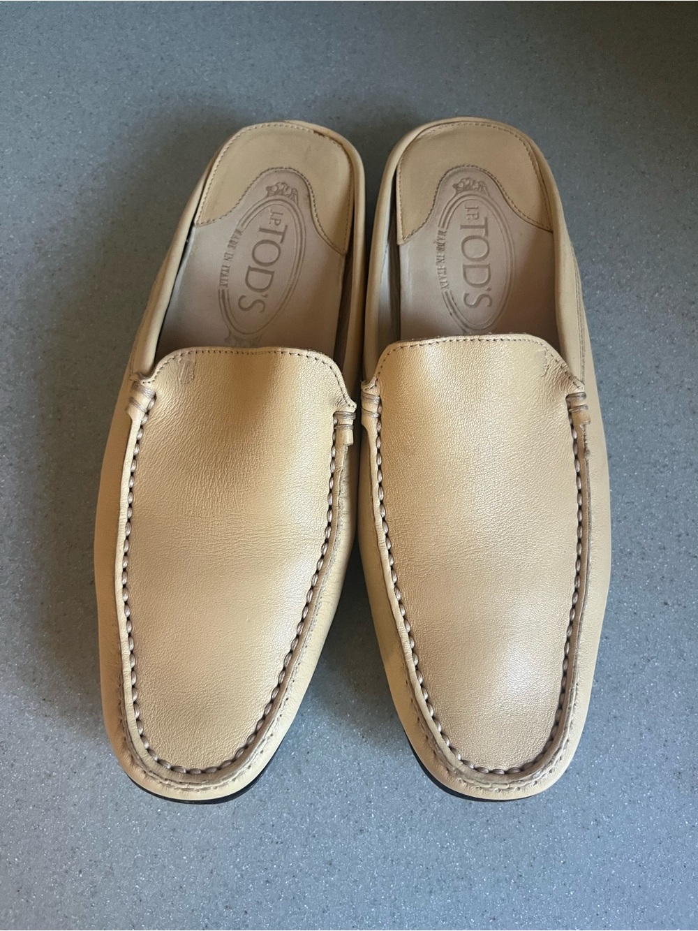TOD'S Beige light cream Leather Slip-On Loafers Sz 8.5